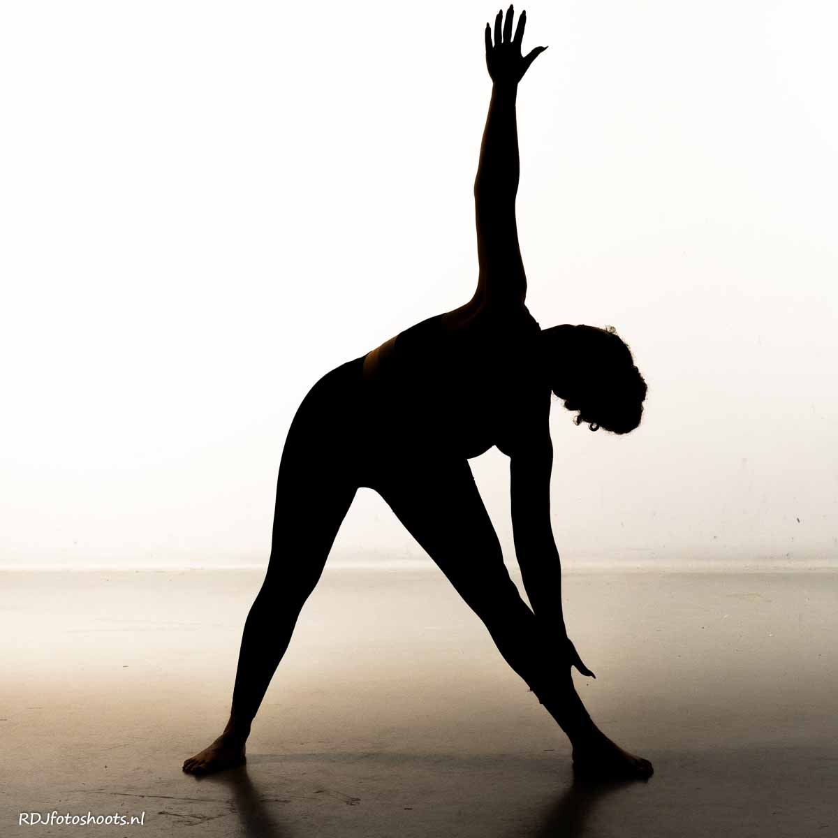 tfp spiritueel: Priscilla, silhouette yoga