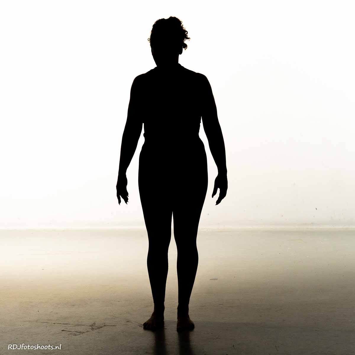tfp spiritueel: Priscilla, silhouette yoga