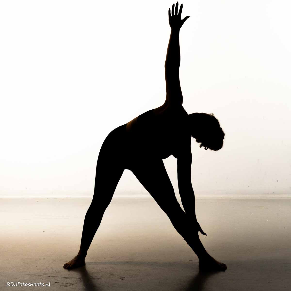 tfp yoga: Priscilla, silhouette yoga