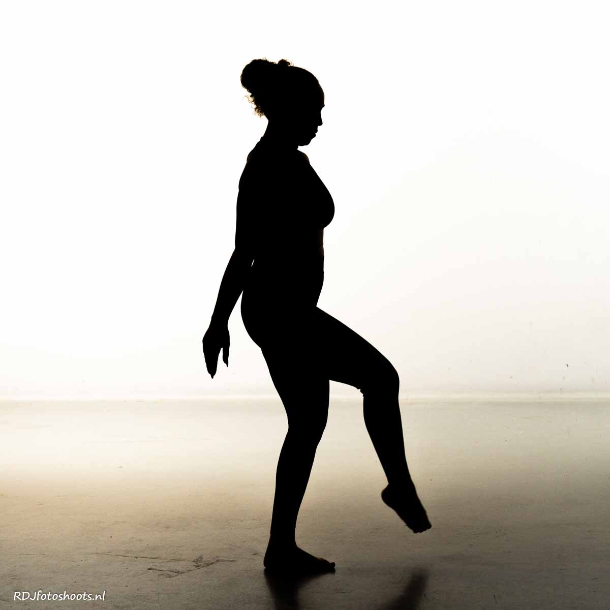 tfp yoga: Priscilla, silhouette yoga